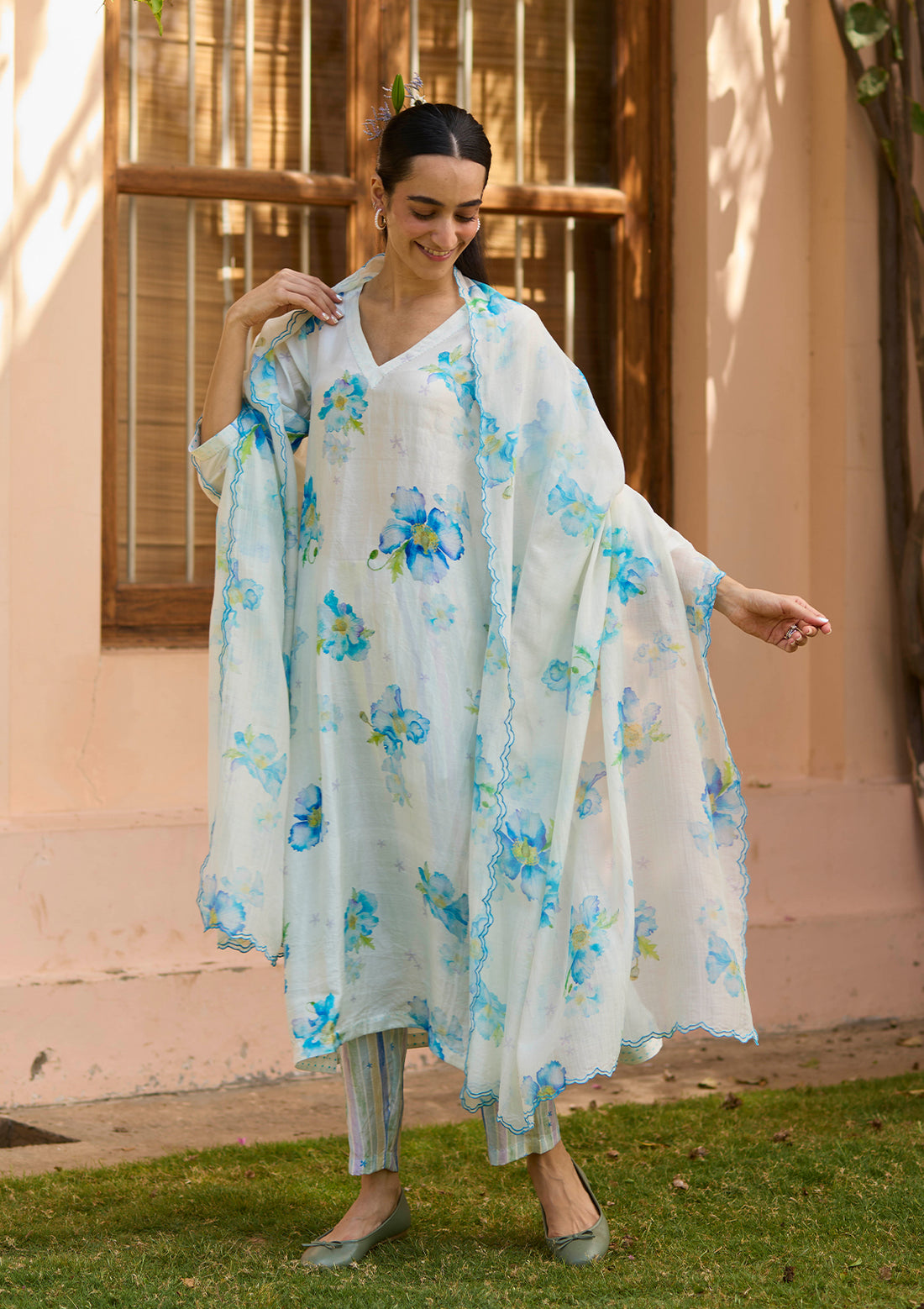 Dawn Poppy Ivory Kurta Set