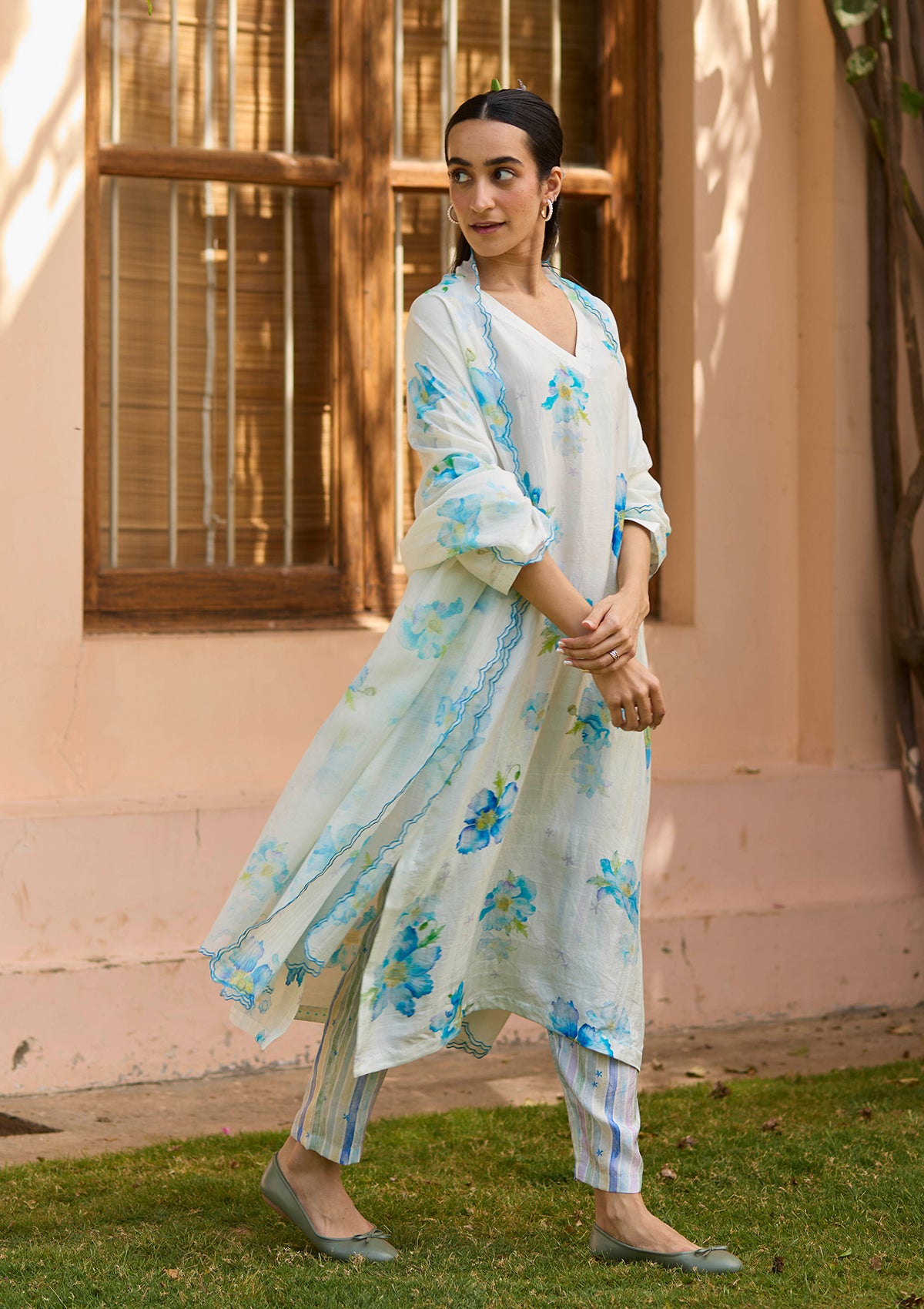 Dawn Poppy Ivory Kurta Set