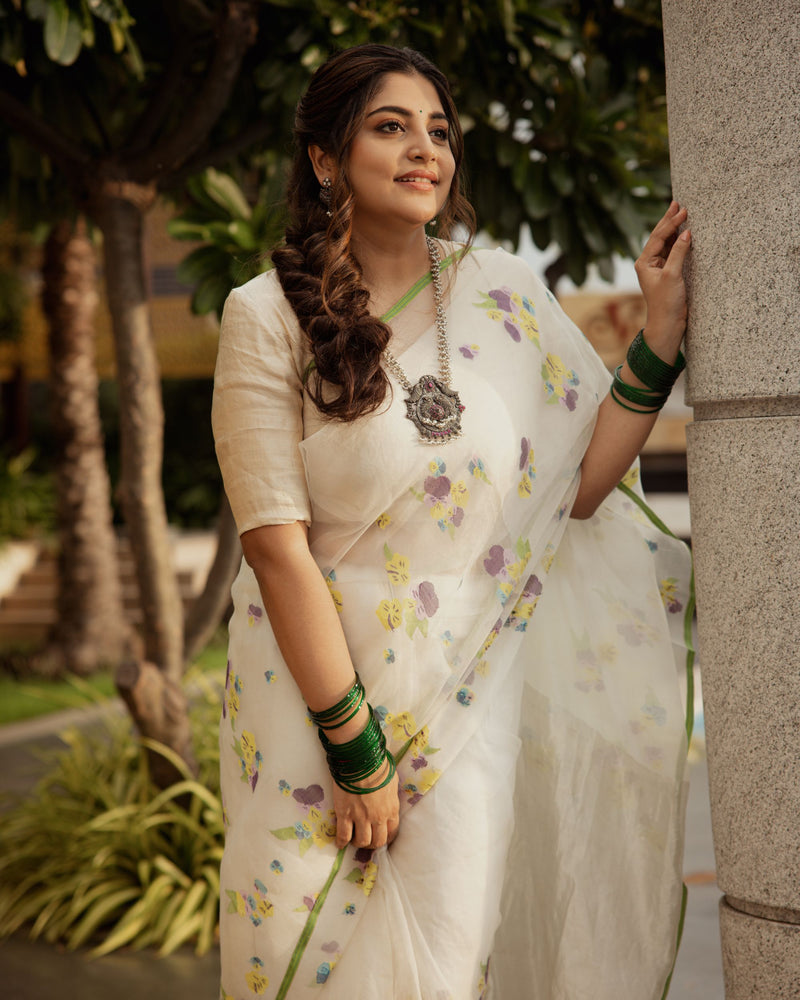 Manjima Mohan in Pansy Bloom Jamdani Saree