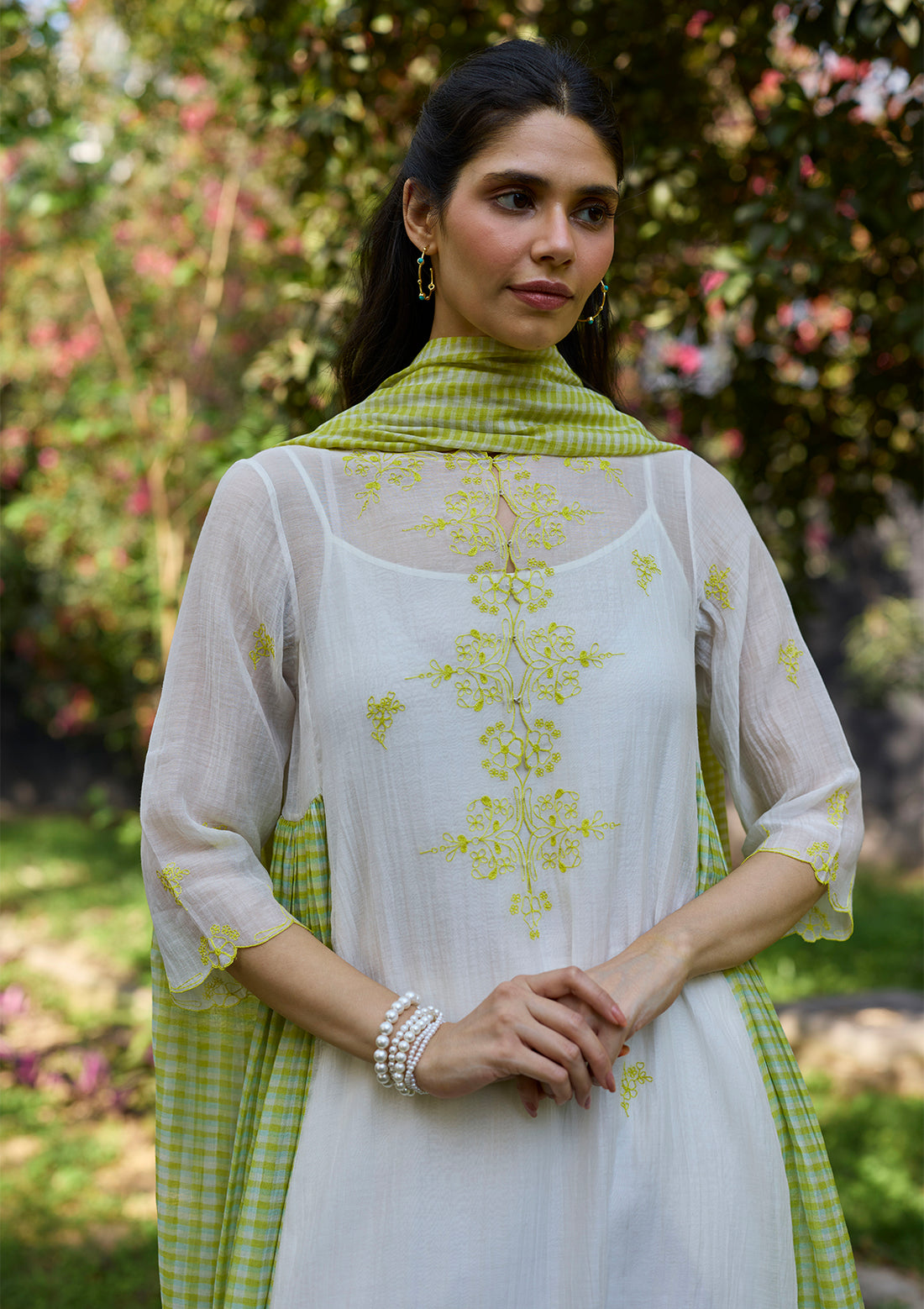 Thread &amp; Bloom Ivory Embroidered Kurta Set