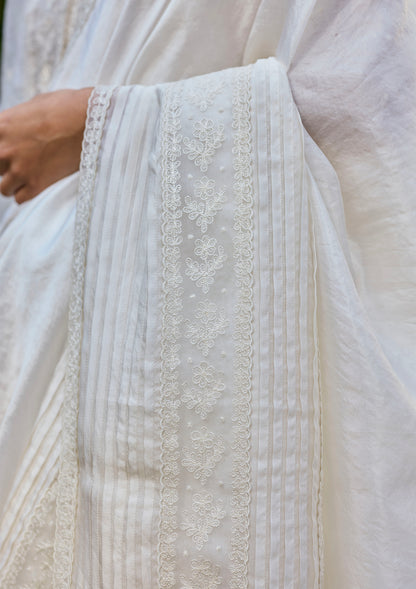 Wander Trail Ivory Embroidered Saree