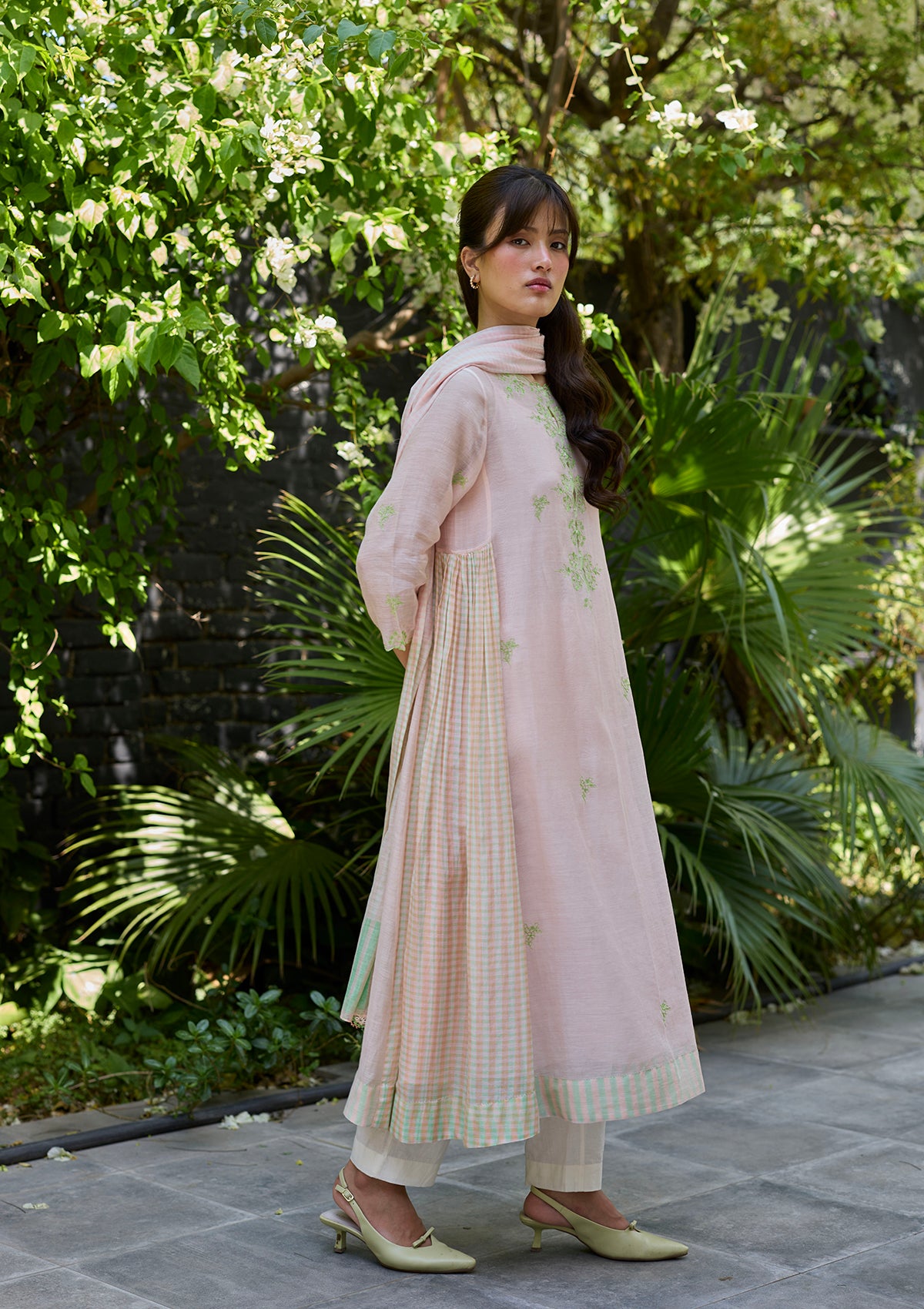Thread &amp; Bloom Pink Embroidered Kurta Set