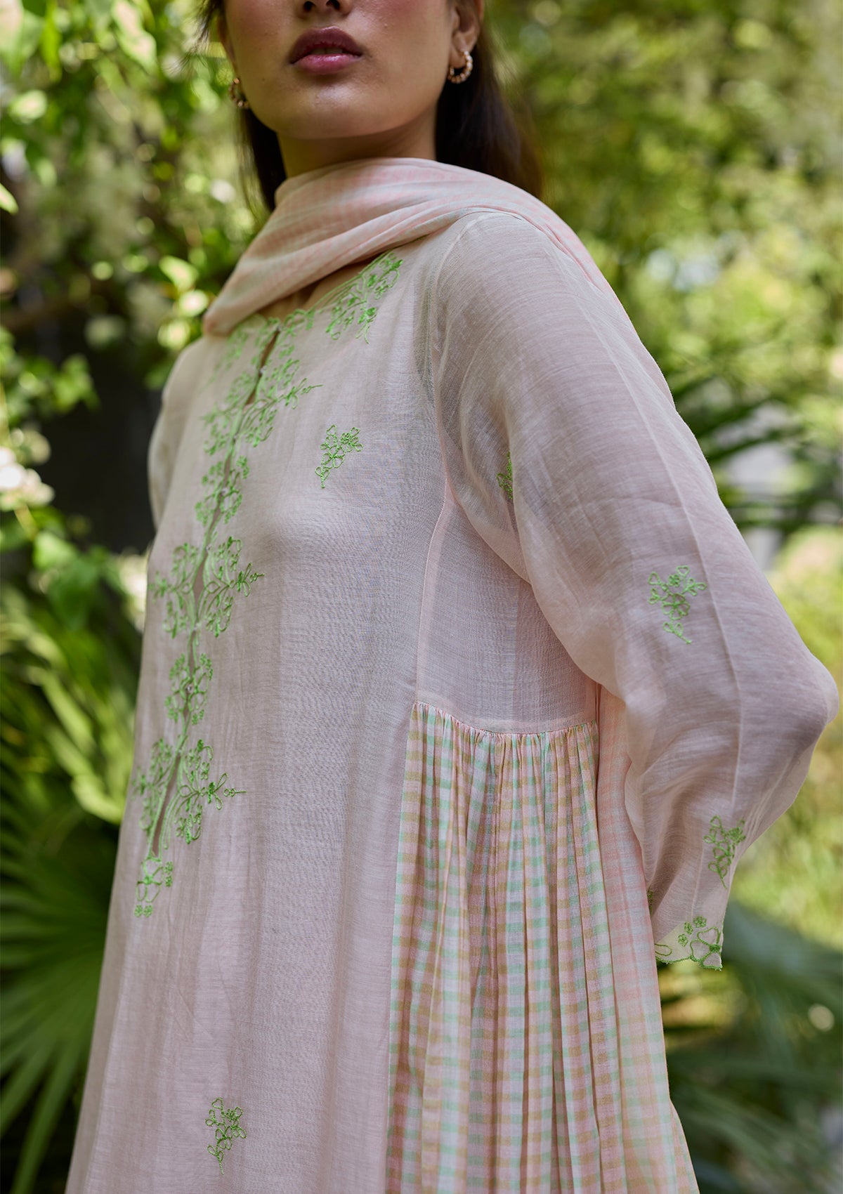 Thread &amp; Bloom Pink Embroidered Kurta Set